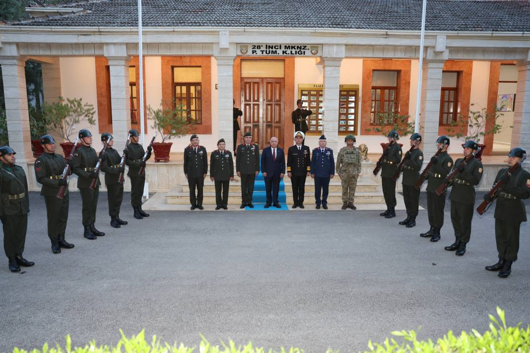 Bakan Güler KKTC'de Mehmetçikle bir araya geldi - Resim: 13